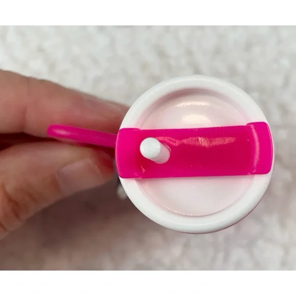 (NWOT) Pink/White Mini Tumbler Bag Charm Keychain - Picture 7 of 13